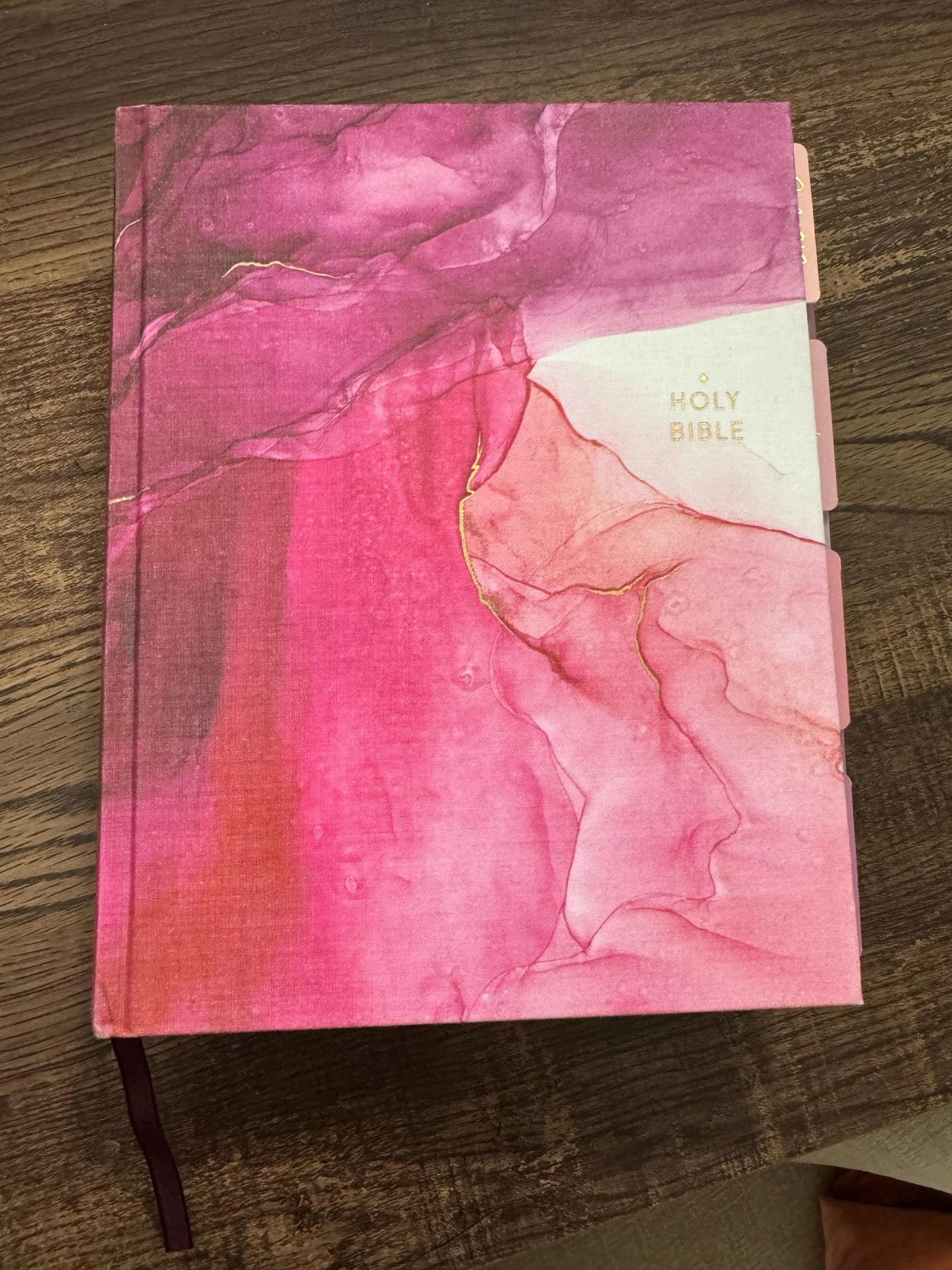 Gorgeous NIV Pink Marble Bible with TABS, Cloth over Board, Art Gilded Edges, Red Letter, Comfort Print