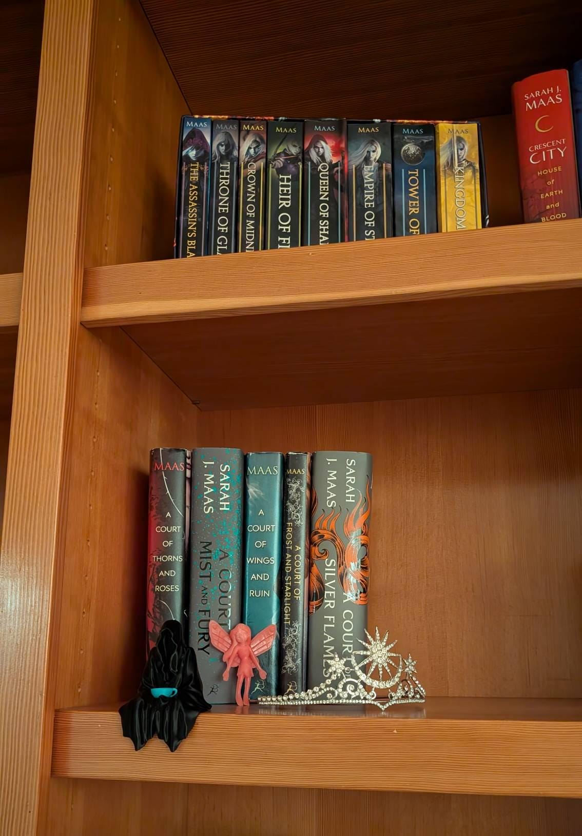 ACOTAR Suriel Bookshelf Accessory | Velaris Ghost Fantasy | Suriel Tea Court of Thorns