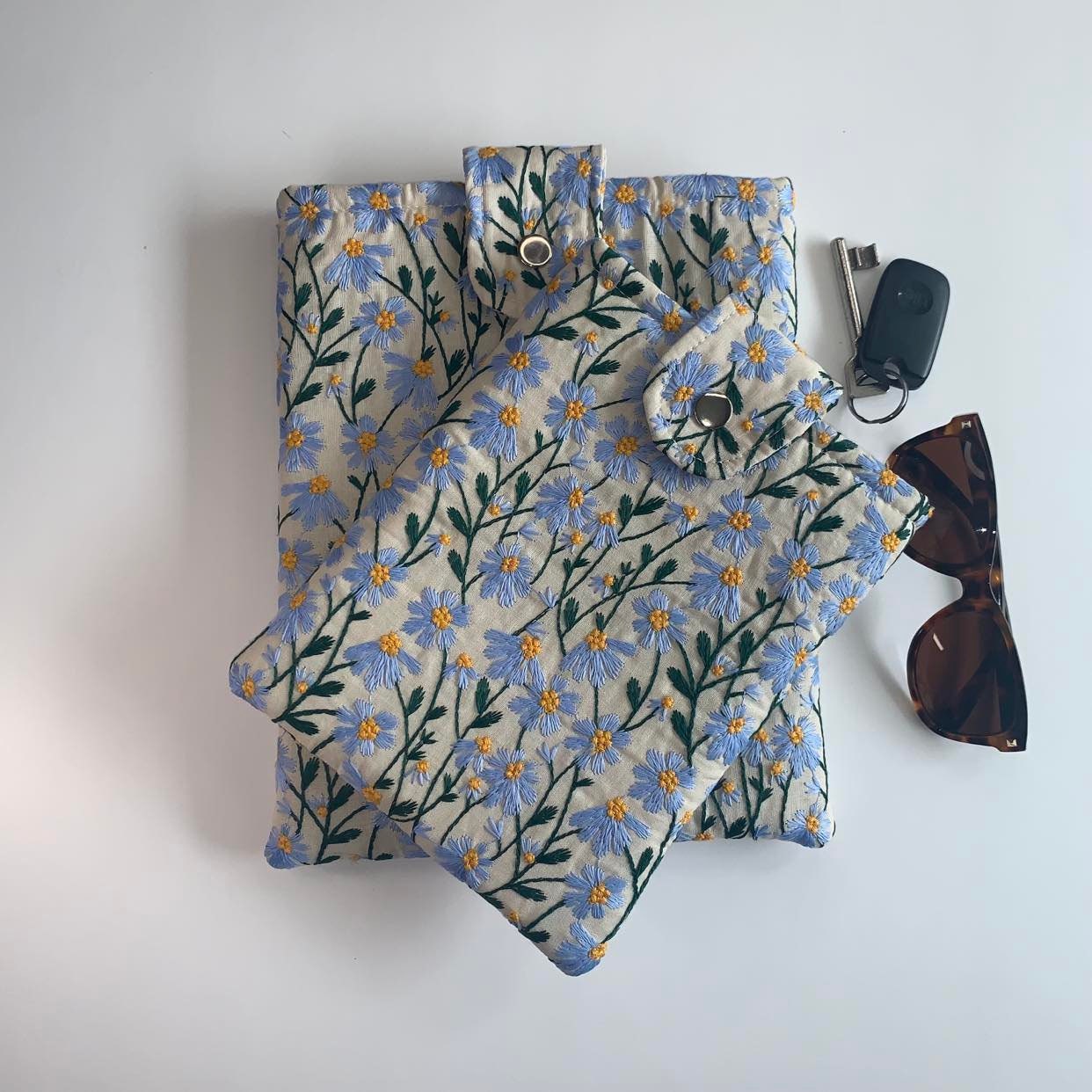 Blue Beige Daisy Embroidered book sleeve, kindle sleeve, ereader cover, iPad sleeve, Book Gift, book pouch, Bible cover