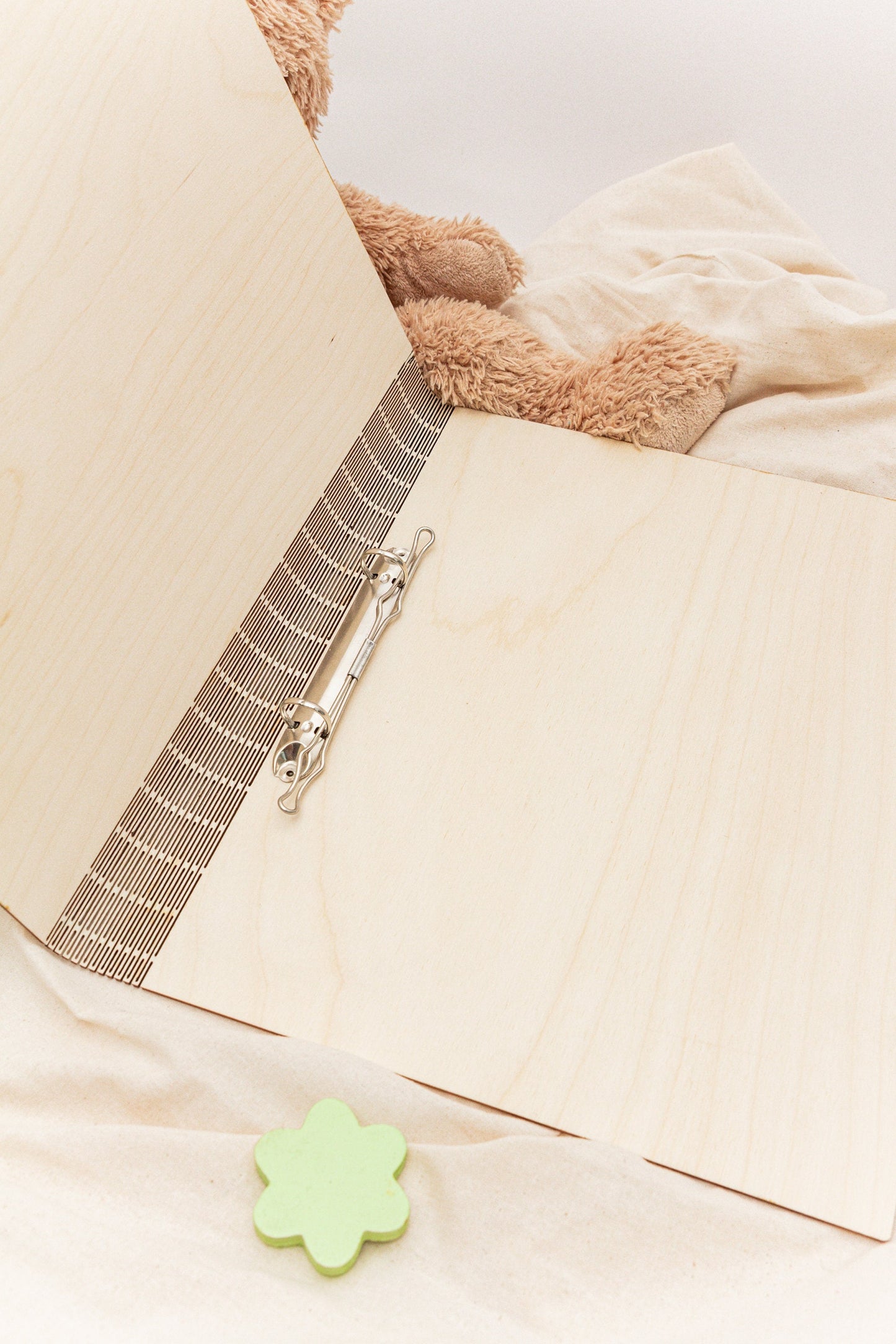 Certificate folder made of wood with floral patterns, folder for certificates with name, school enrollment gift for school child, certificate folder A4 with transparencies