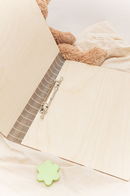 Certificate folder made of wood with floral patterns, folder for certificates with name, school enrollment gift for school child, certificate folder A4 with transparencies