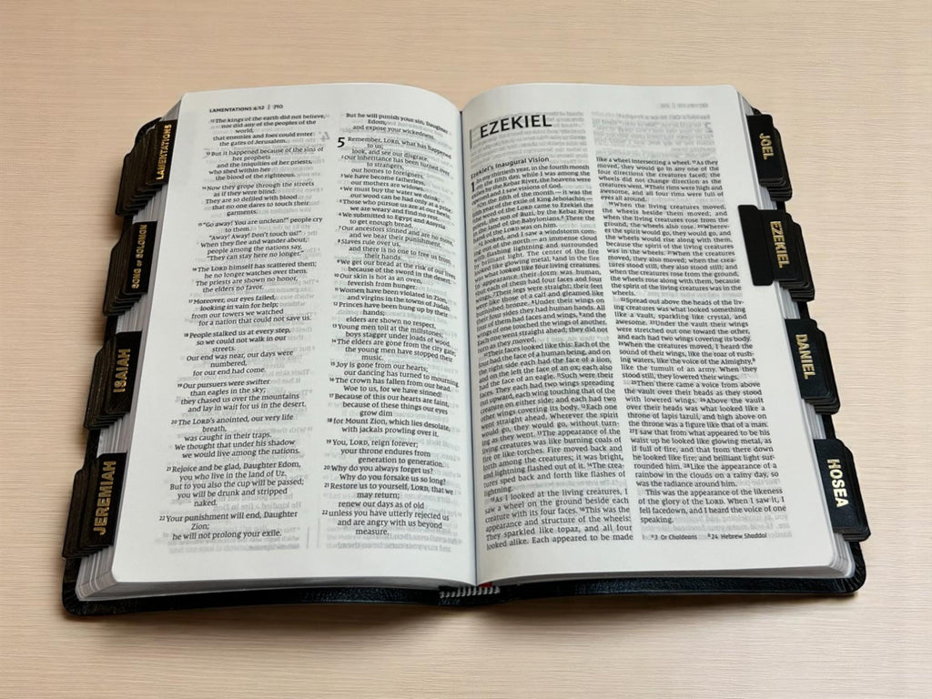 Custom Black NIV Tabbed BIBLE with Tabs Christian Gift for Him Dad Men Boys Her Women Mom Catholic Confirmation Communion Baptism Birthday